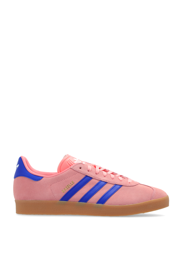 Pink adidas shoes outfit best sale